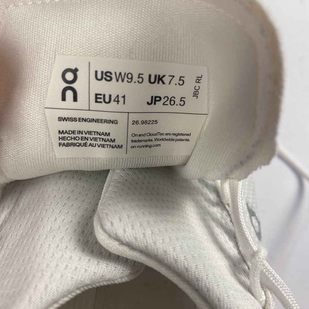 On Cloud White cloudnova 2 Athletic Sneakers Wome… - image 7